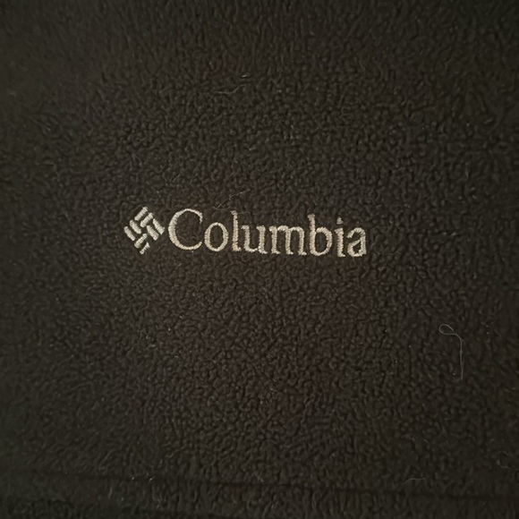 Columbia long sleeve full zip front fleece jacket. - Picture 3 of 4
